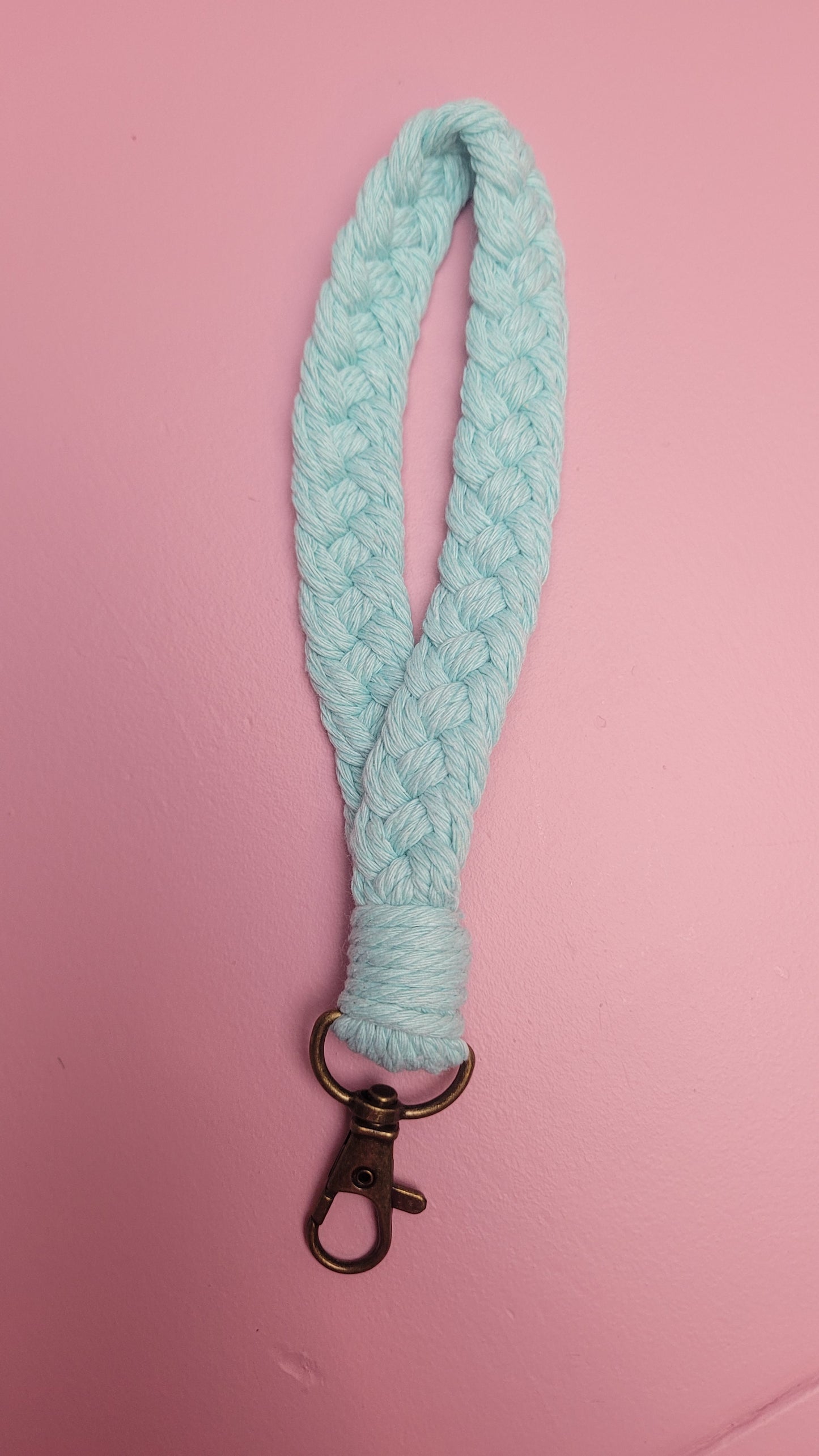 Mint groene macramé sleutelhanger