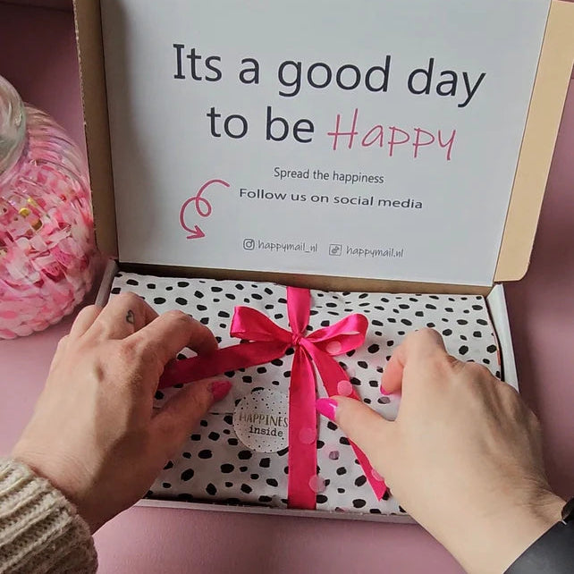 Happy mail club