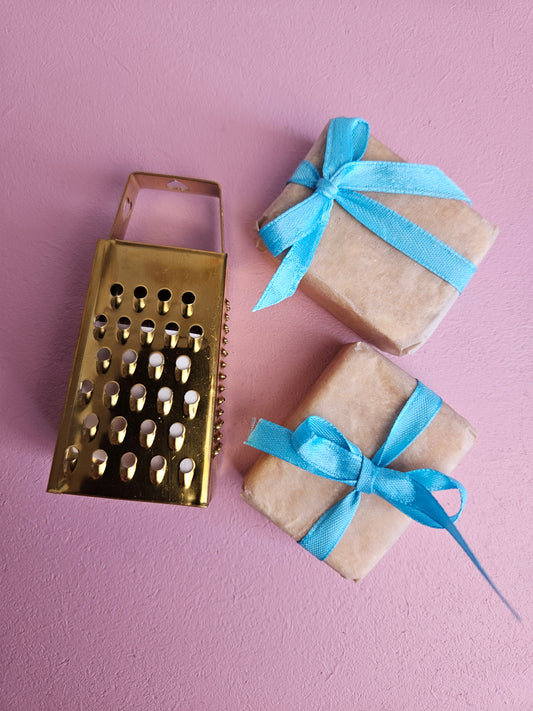 Amber blokje met rasp