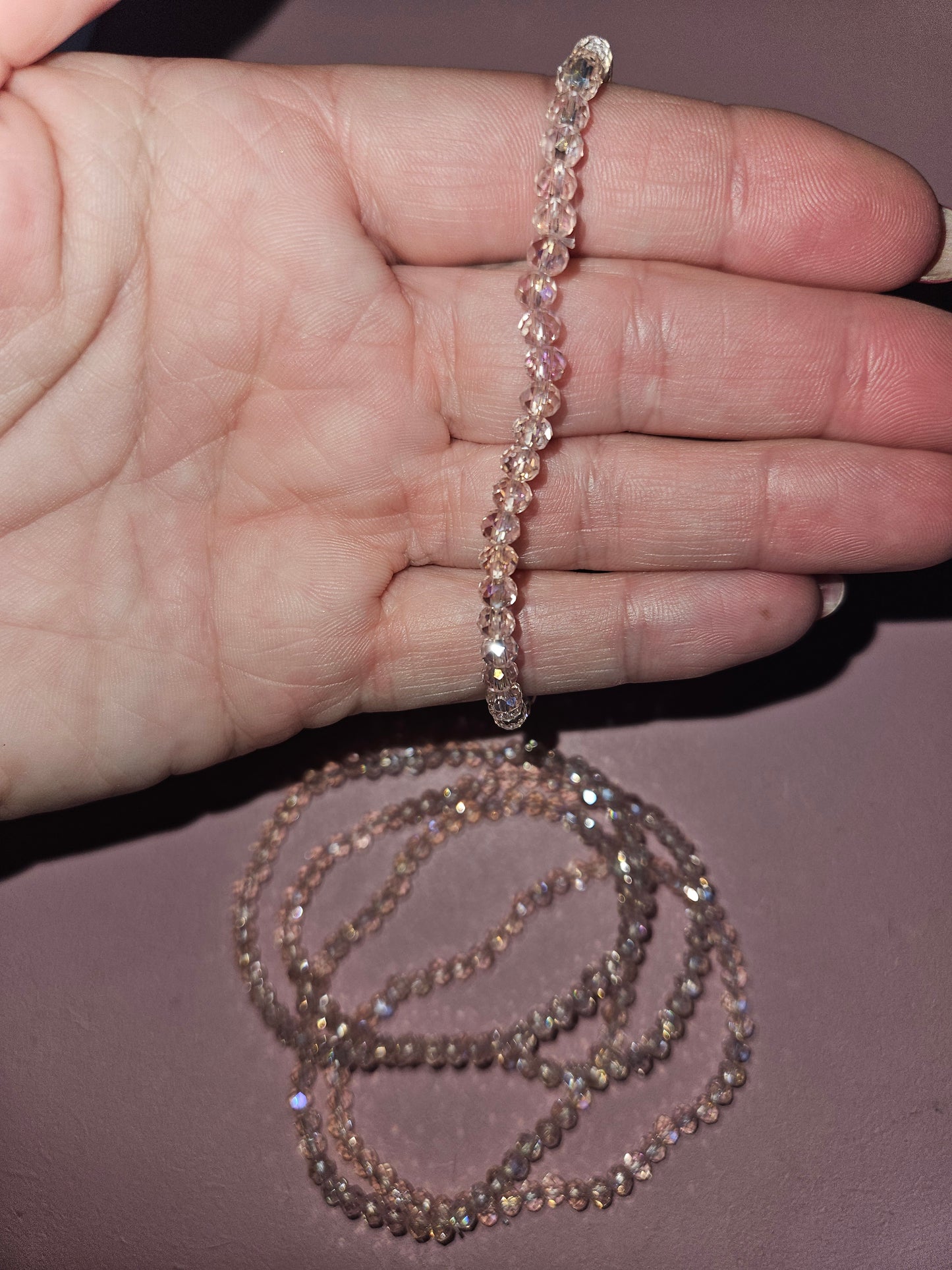 Armbandje steentjes roze