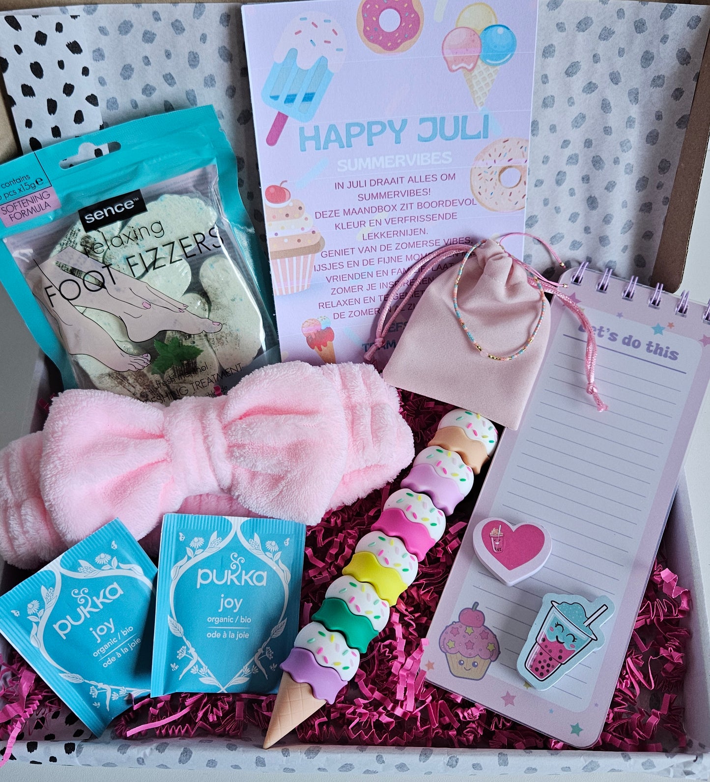 Happy mail club