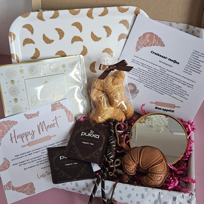 Happy mail club