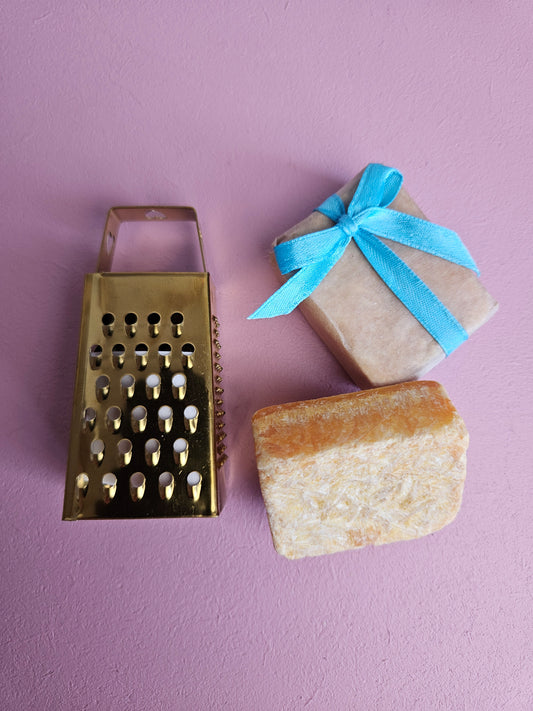 Amber blokje met rasp