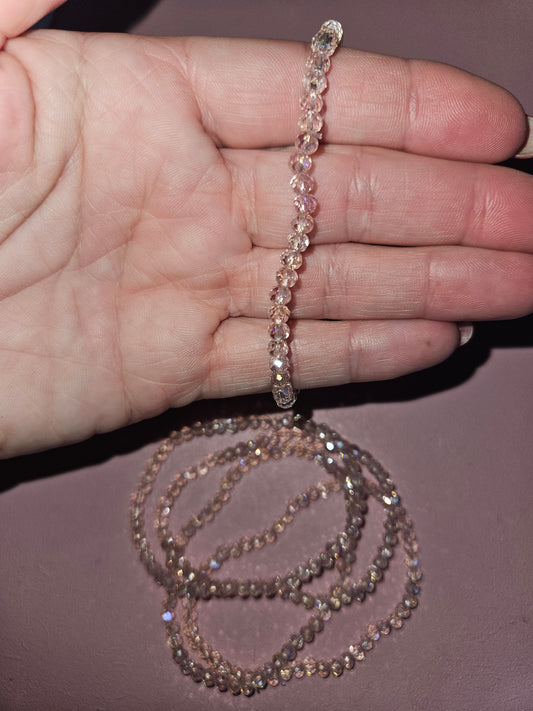 Armbandje steentjes roze